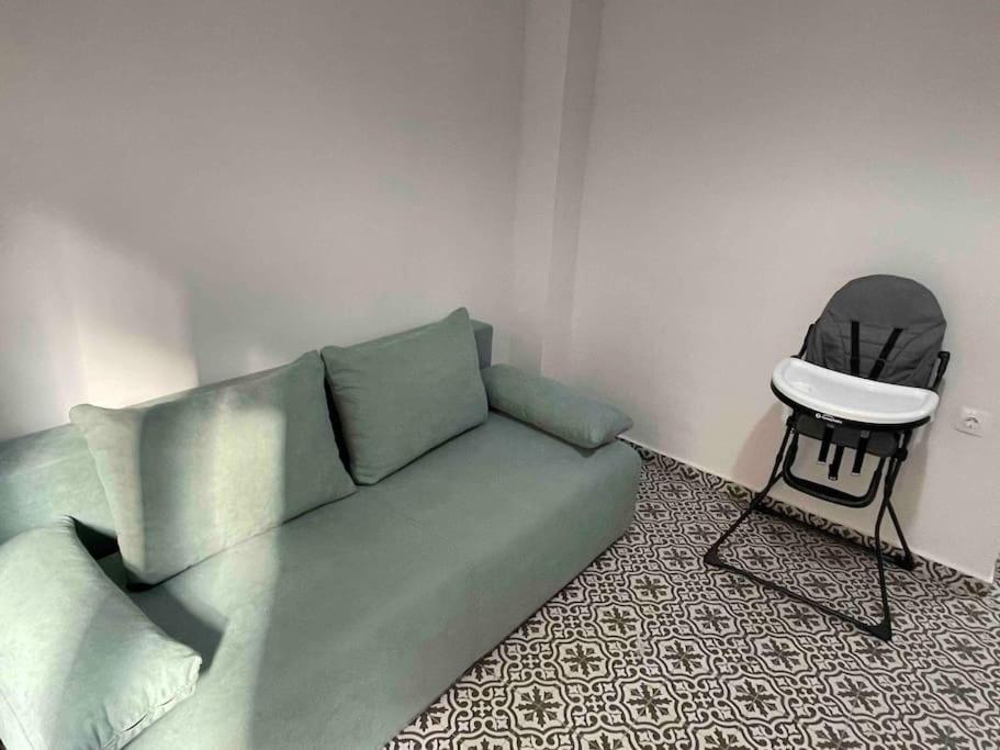 Family Apartment With Private Yard Next To Agios Dimitrios Church Thessaloniki Buitenkant foto